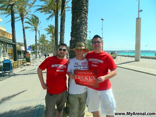 Mallorca Urlaubsbild - Emmi mit Markus&Ferry MalleOpening2012(2)