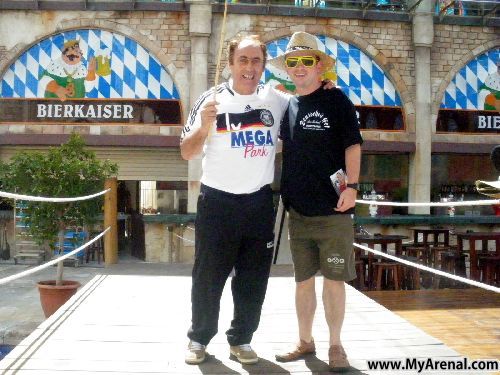 Mallorca Urlaubsbild - Manolo und Emmi im Mega Park Opening 2010